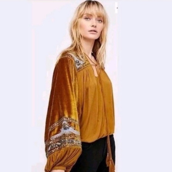 Free People Tops - Free people Hearts aflame top. Size xs